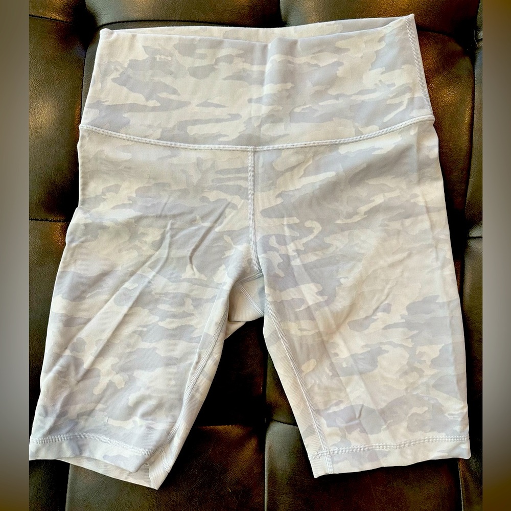 Lululemon bikers